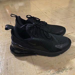 Black Nike air max 270s